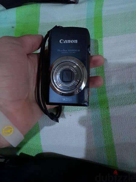 كاميرا كانون 1