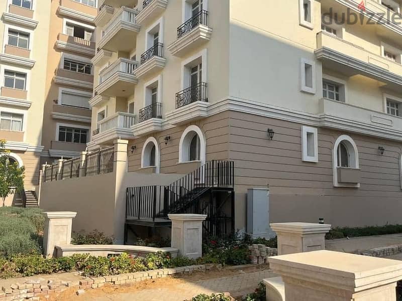 Town villa, second row Town house middle in Hyde park New Cairo phase grand park 215 m 3bed room with living 3 toilet 12