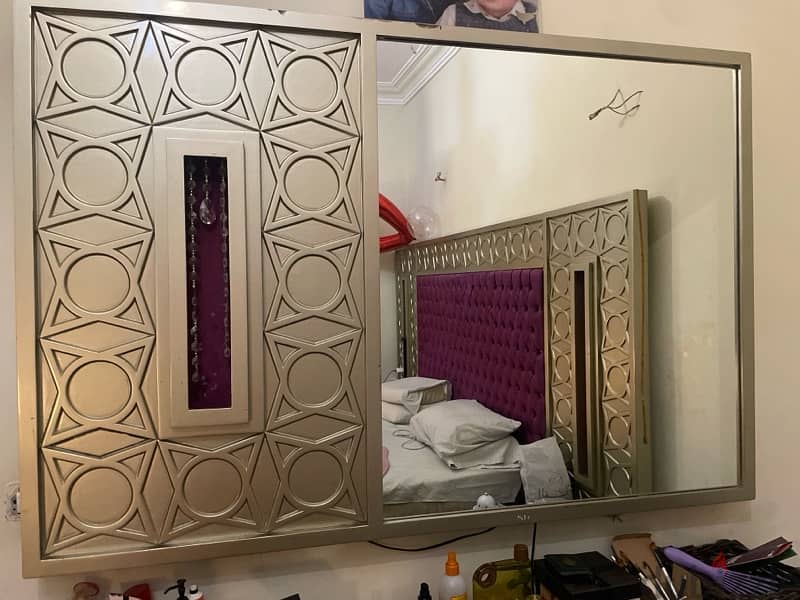 Mahrez Krema Bed king size with its vanity. 1