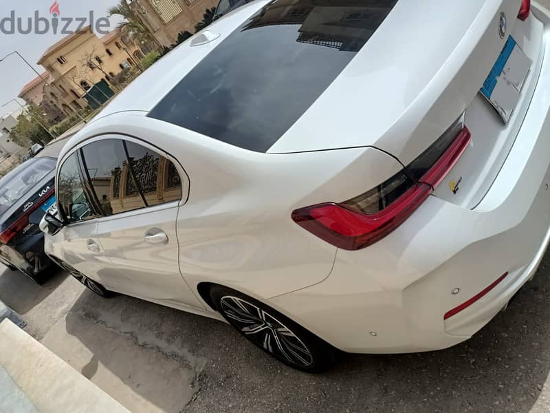 بي ام دبليو  BMW 320i Luxury 2024 4
