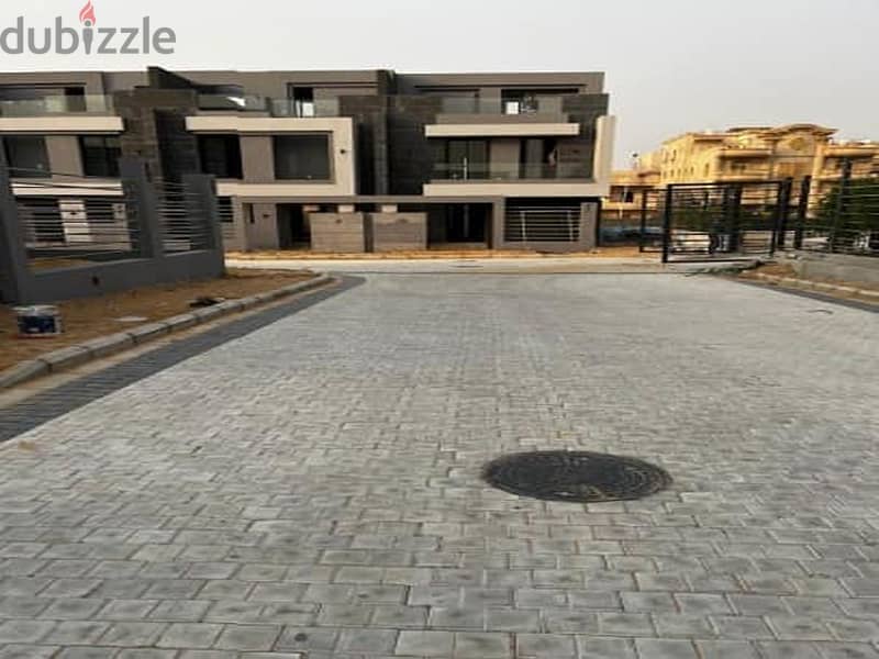 Penthouse for sale with roof “190 meters - 4 rooms” immediate receipt in La Vista Compound El Patio Casa El Shorouk, Suez Road, next to Madinaty 23