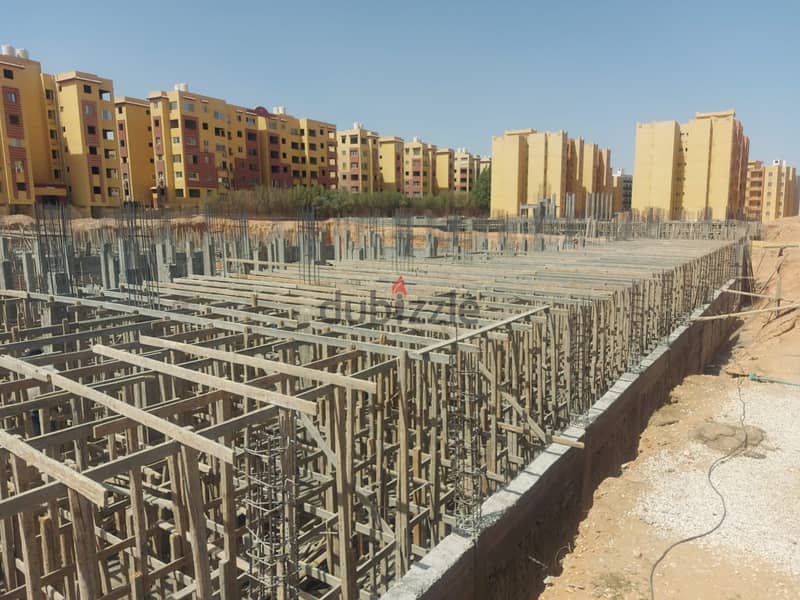 City Mall next to Beit El Masria Compound and Rawda Salmiya, on the service axis of October Gardens, in the middle of the largest population density, 4