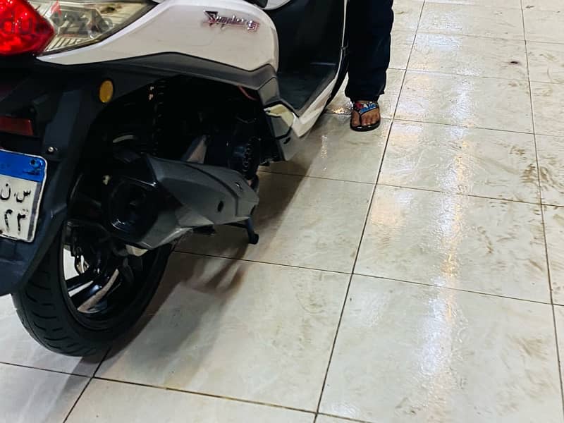 سكوتر st 200cc 2017 عداد 24 الف 3