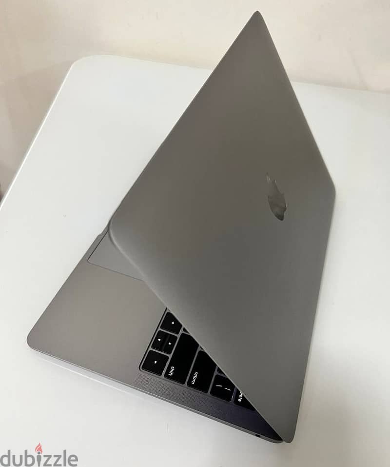 apple macbook air m1 13in 265 excellent condition 1