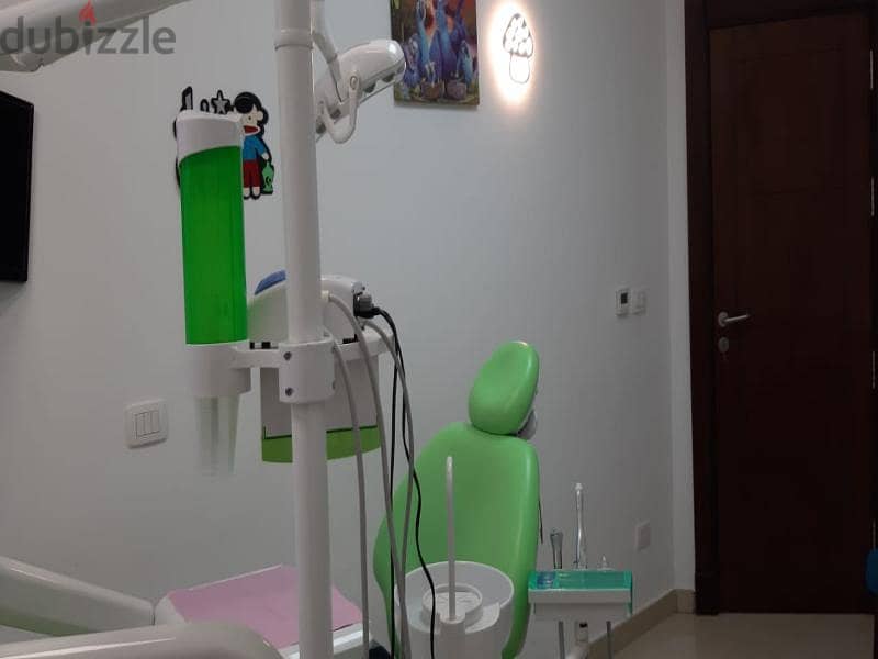 عيادة اسنان تشطيب كامل بالمعدات للايجار في التجمع 4