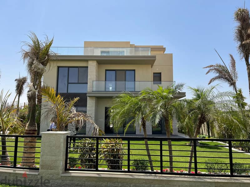 For sale, a villa next to Beverly Hills with a fantastic view on green spaces, in installments 2