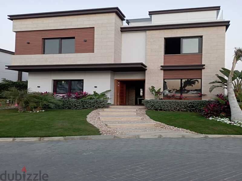 Town house middle for sale at Azzar 2 Ready To Move 2