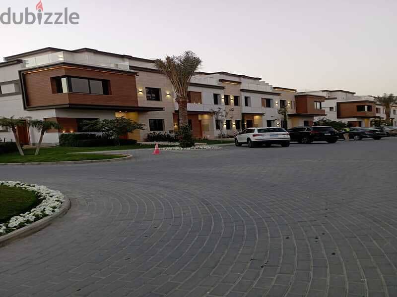 Town house 225 m corner for sale at Azzar 2 0
