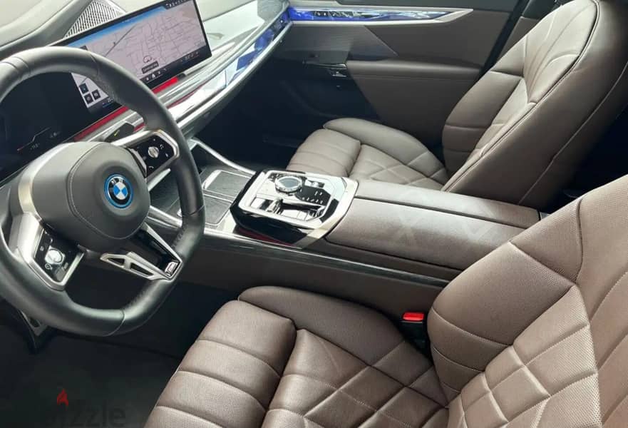 قانون المغتربين - BMW i7 xDrive 60 M Sport 2023 بي ام دبليو 8