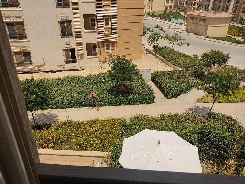 Apt with garden in Stone Residence Dp1,255,000   . 5