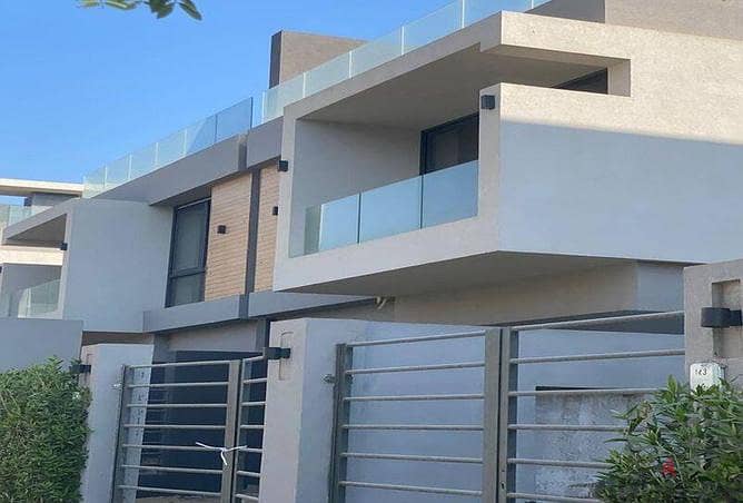 Townhouse Villa 239m for sale in El Patio Town La Vista New Cairo with 7y installments near to Point90 Mall and AUC تون هاوس فيلا للبيع في باتيو تاون 6