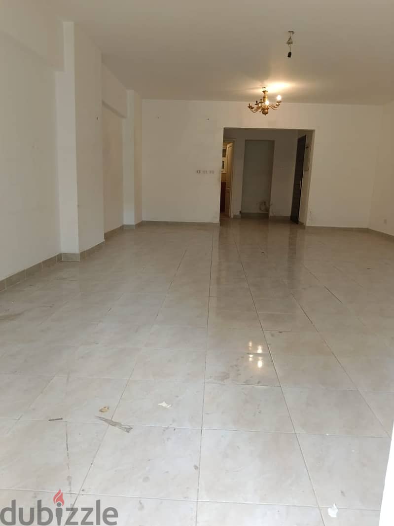 appartment avaliable for rent in el rehab at seventh phase ground floor with garden 180+50 meter 4