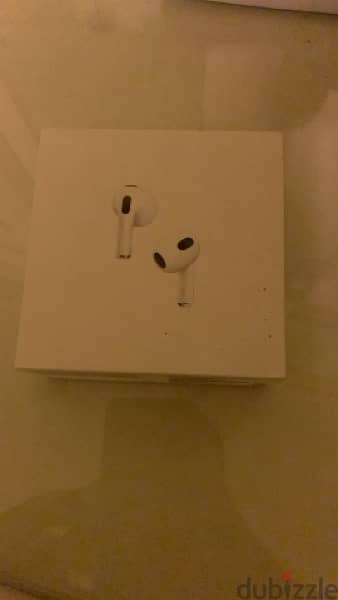 air pods 3rd generation used only 2 weeks 3