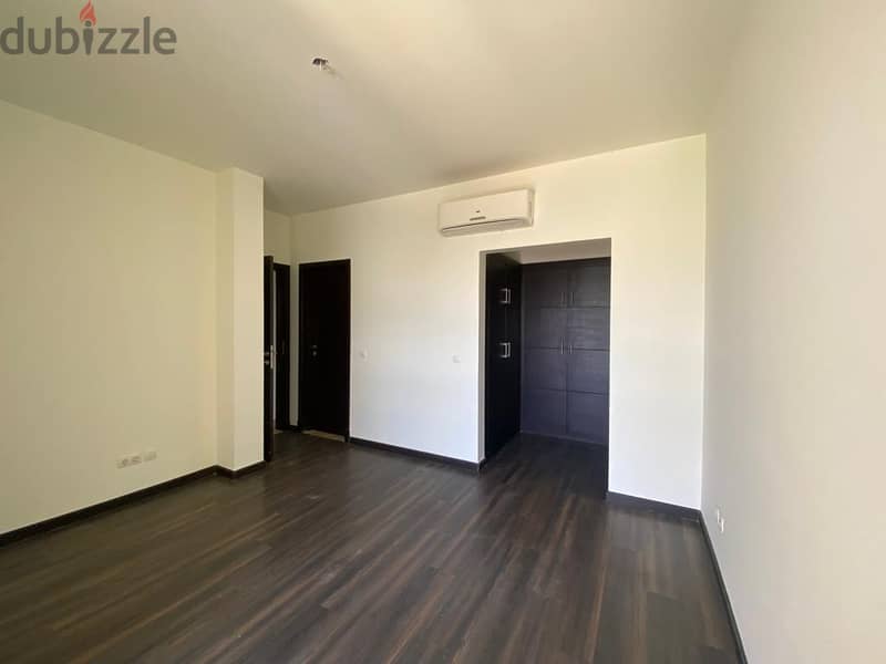 شقة 3 غرف 225 متر بمطبخ وتكيفات للأيجار في ذا سيراس في أبتاون كايرو 9
