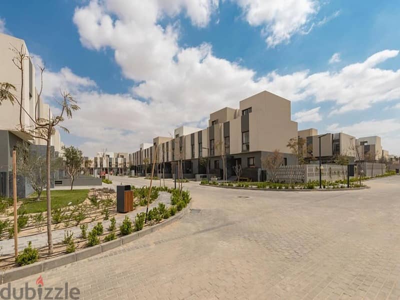 Townhouse for sale in Al Burouj Compound with a 5% down payment and installments over 8 years without interest 1
