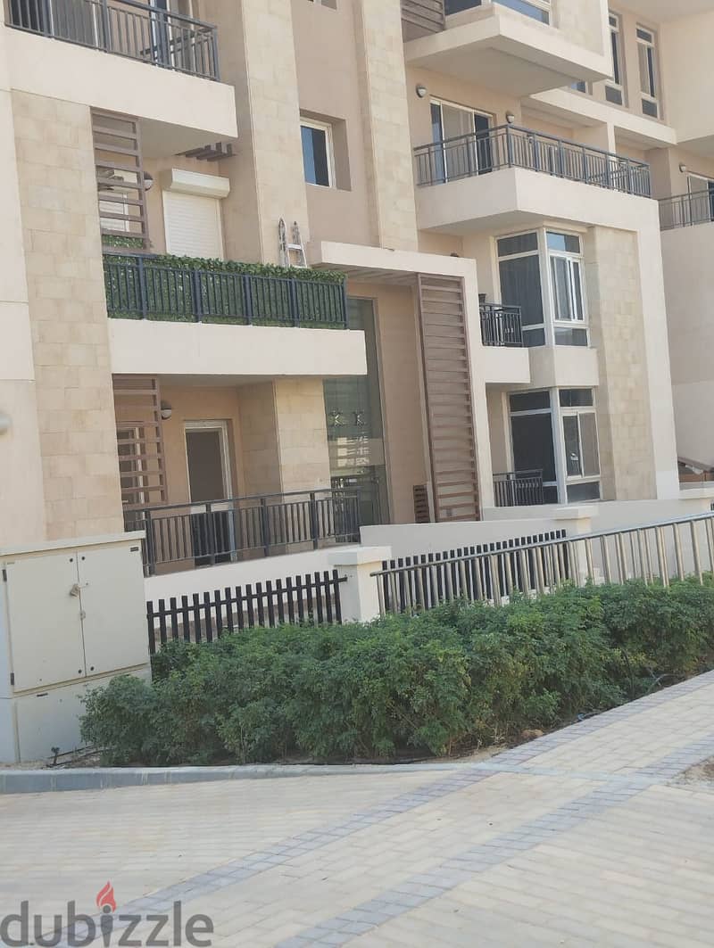 Apartment for sale in Taj City Compound at an old price 21