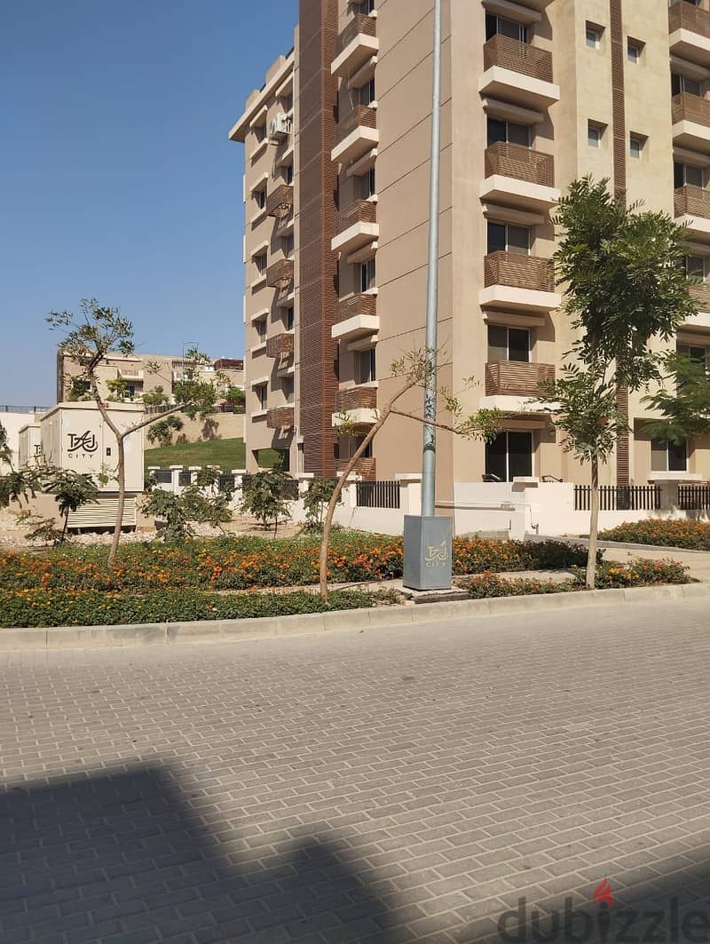 Apartment for sale in Taj City Compound at an old price 22