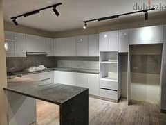 دوبلكس 230م للايجار ب ايستاون سوديك - نص مفروش بالمطبخ و التكييفات - اكسترا سوبر لوكس - موقع مميز luxurious duplex 230m for rent -  eastown sodic 0