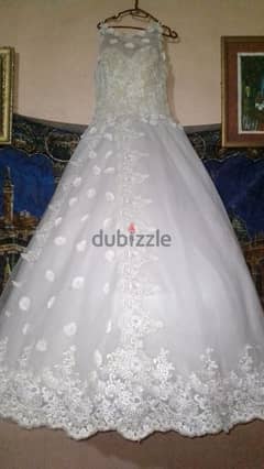 فستان زفاف مرصع 0