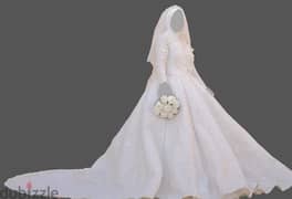 فستان زفاف للإيجار