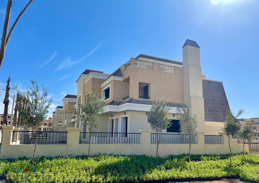Apartment for sale next to Madinaty (3 rooms with private garden) with an open view (landscape) directly on the Suez Road شقة  للبيع بجوار مدينتي 6