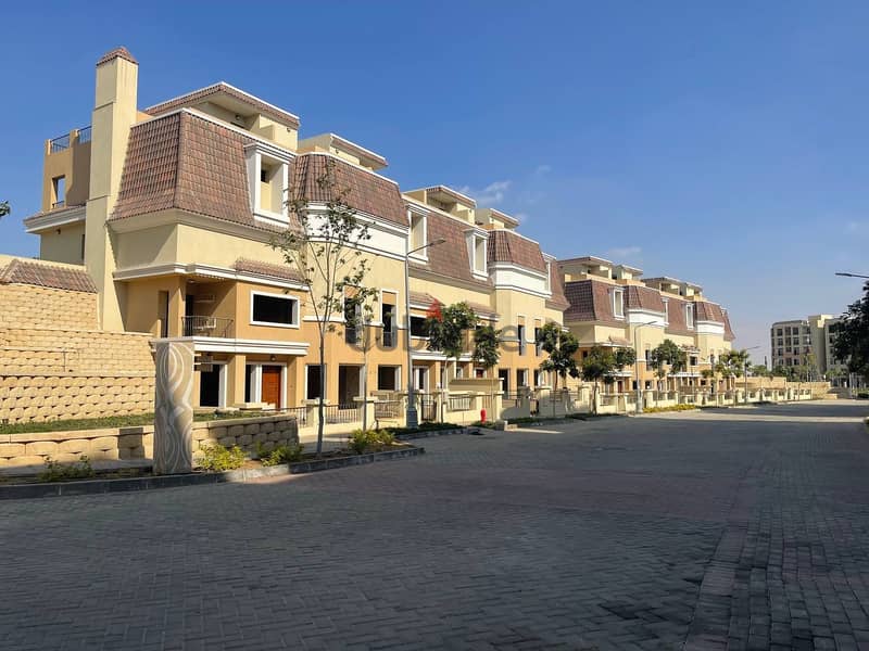 Apartment for sale next to Madinaty (3 rooms with private garden) with an open view (landscape) directly on the Suez Road شقة  للبيع بجوار مدينتي 7