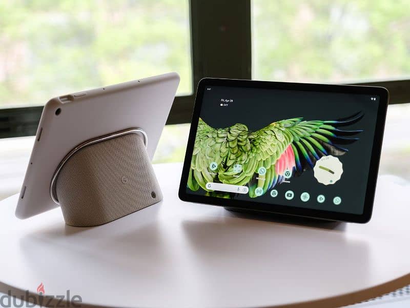 Google pixel 11inch tablet with the mounting dock and speaker 6