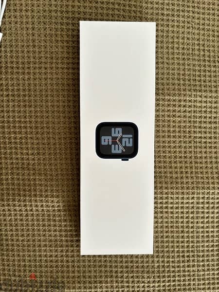 Apple Watch, SE 2nd Gen 2023, 44mm, Battery 100%, Sport Loop 12