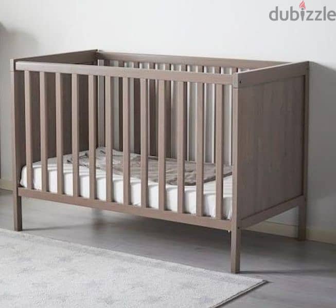 Baby Crib with accessories 1