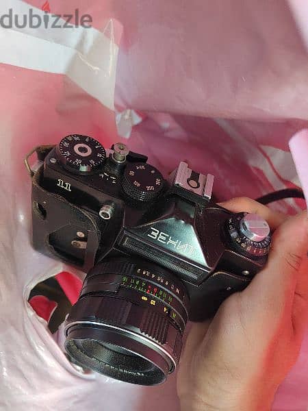 كاميرا كسر زيرو ب الإغلاق الجلد الأصلي روسي الصنع.  Zenit 11 slr. 1