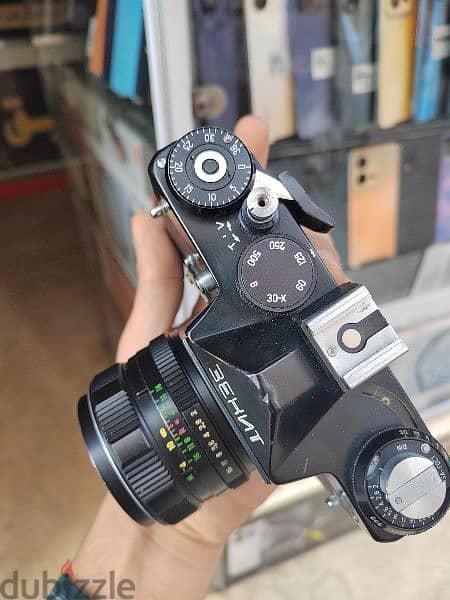 كاميرا كسر زيرو ب الإغلاق الجلد الأصلي روسي الصنع.  Zenit 11 slr. 2