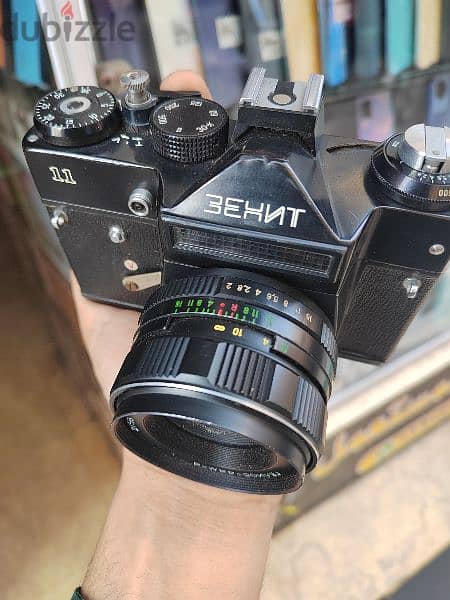 كاميرا كسر زيرو ب الإغلاق الجلد الأصلي روسي الصنع.  Zenit 11 slr. 4