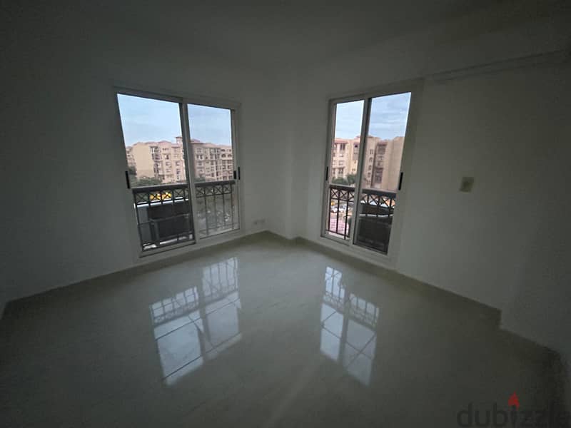 Apartment for rent in Madinaty, 140 sqm, facing the services in B1, near Arabyesk Mall, fully air-conditioned. 2