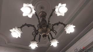 نجف نحاس مزخرف - Decorated brass chandelier
