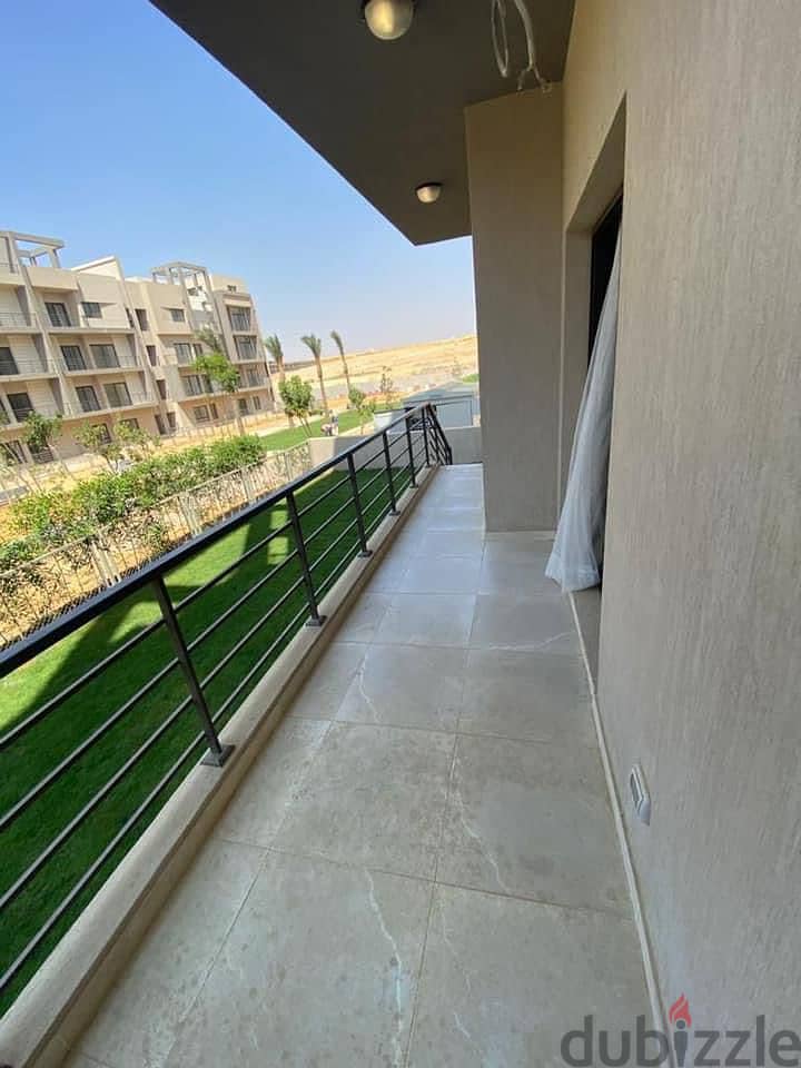 For sale, an apartment with a finished garden, 115 square meters (immediate delivery), with an imaginative view on the landscape in Fifth Square from 8