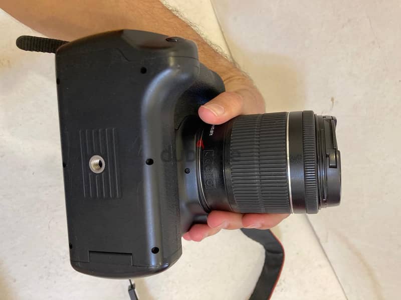 كاميرا كانون 1300D حالة كالجديده استخدمت عدة مرات بكل مشتمالاتها 9