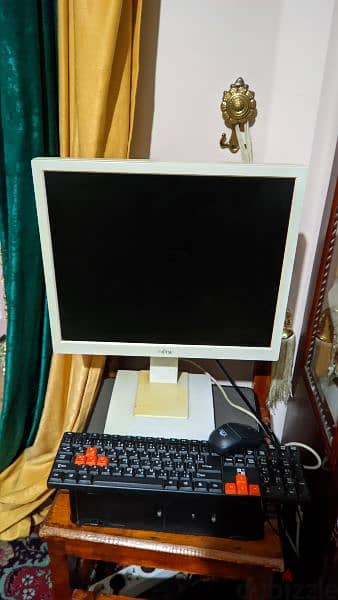 كمبيوتر شاشة+كيسة+ المواصفات في الصورة معاة 2
