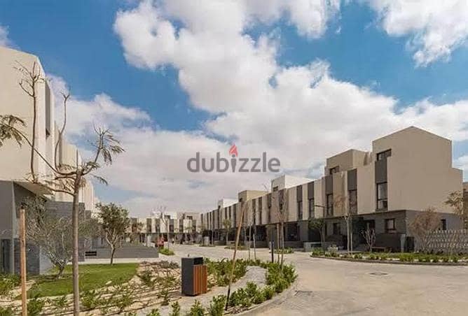 Finished townhouse villa for sale 240m Al Burouj Shourouk City with installments   تاون فيلا للبيع متشطبة في الشروق 240م باقساط 7سنوات في البروج 2