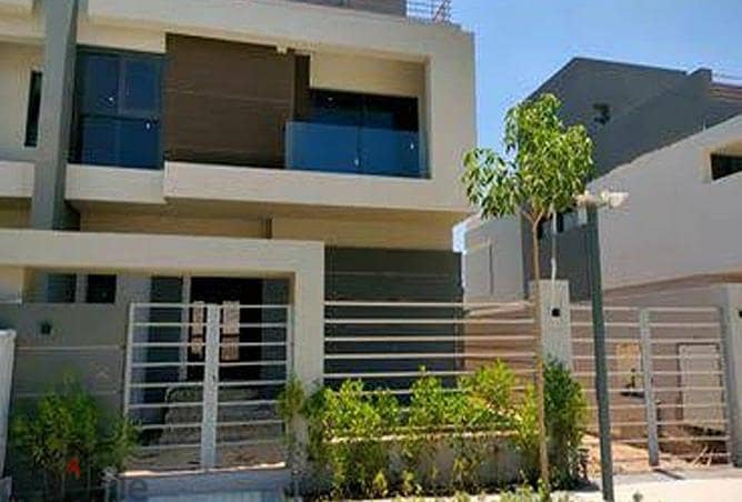 Twin villa for sale 245m with installments 7y  in Patio Vera Zayed  توين فيلا مودرن للبيع في لافيستا زايد 245م باقساط  7 سنين 2