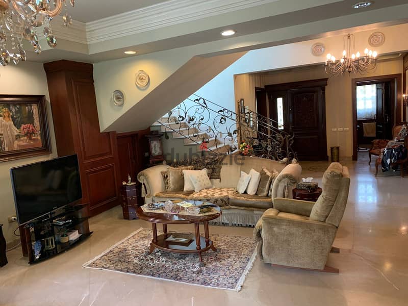 5 bathroomsTwin villa  in Flowers Park Compound  First settlement.  420m land and 350 m buildings with a 250m garden. Full luxury finishing 4 bedrooms 2