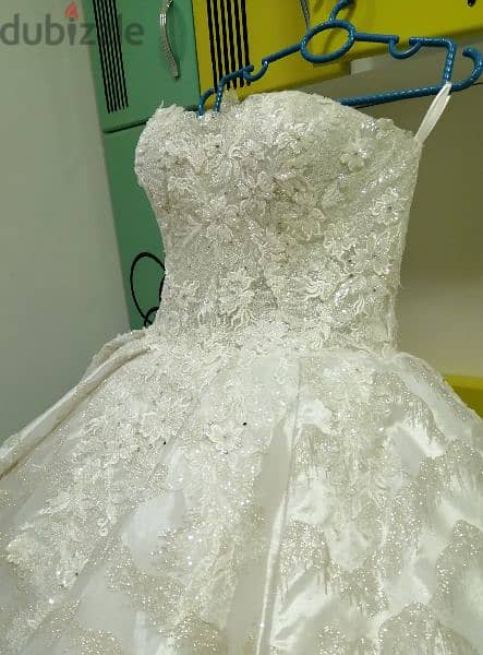 فستان زفاف للإيجار 1