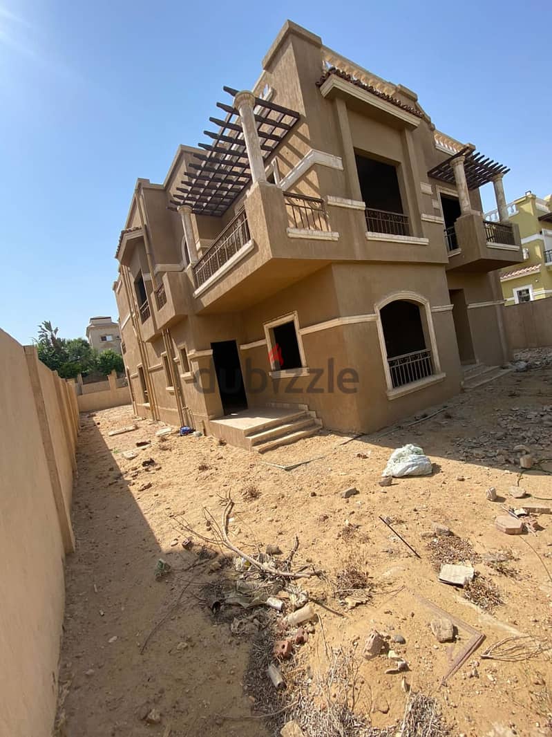 stand alone  villa Land 690 m Buildings 460 m Semi finished Etoile de Ville Compound (Private wall, garden and parking) Ground, first and roof 4