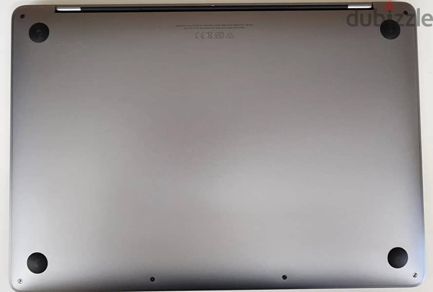 Macbook pro 2022 m2 13.3 inch  لاب توب ماك بوك برو مستعمل حالة ممتازة 3