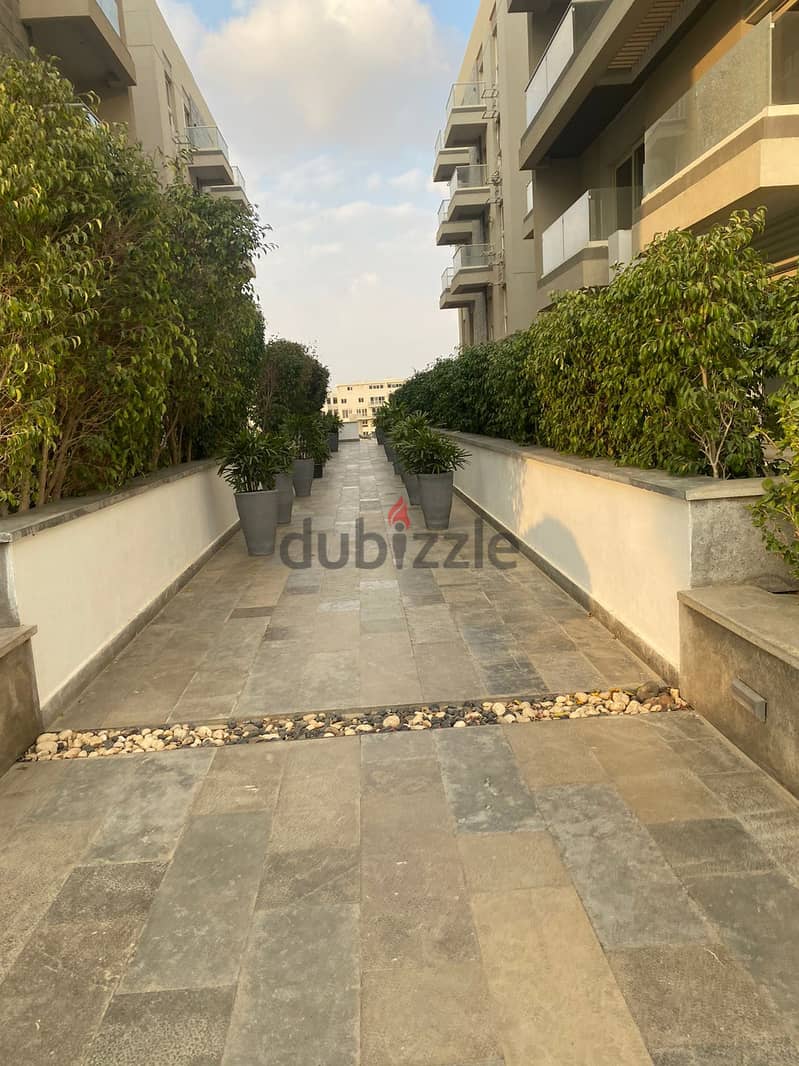 APARTMENT FOR SALE AT MOUNTAIN VIEW ICITY WITH DOWN PAYMENT 8