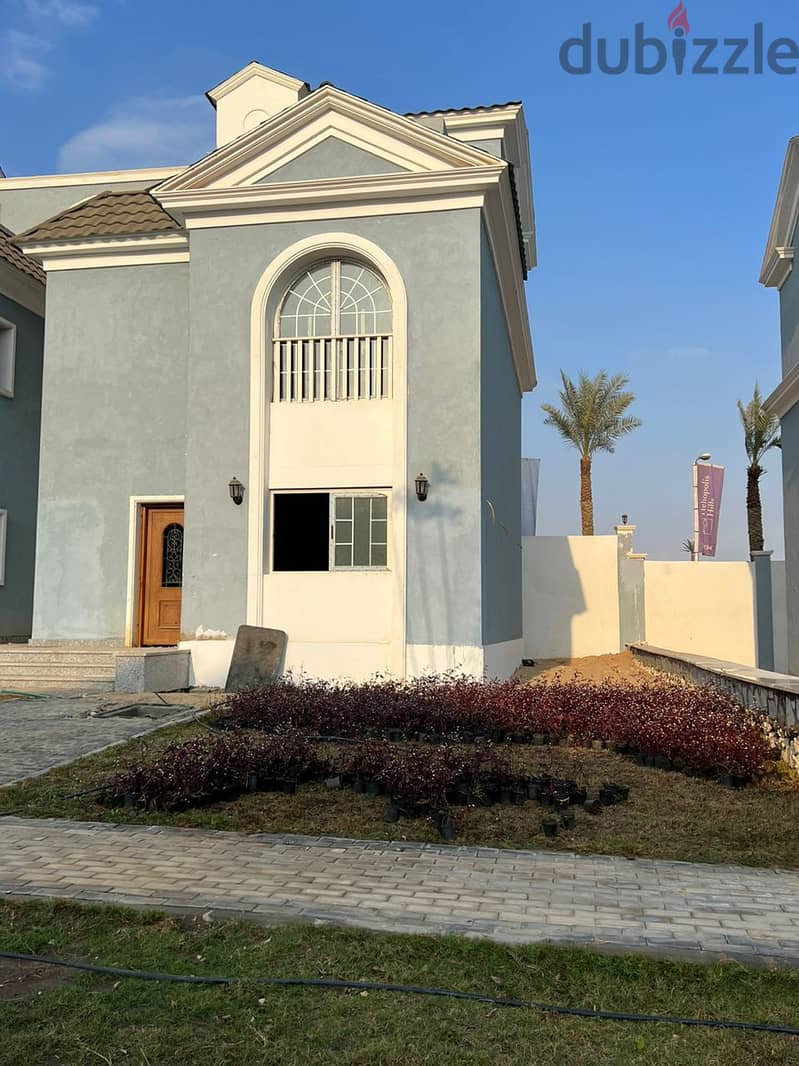 Villa for the price of an apartment in a very special discount compound, area of ​​196 m + 92 m garden in the most prestigious compound in Obour City 3