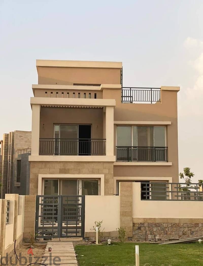 For sale standalone villa 175m in New Cairo Taj City Pampies Location Compound next to Gardenia Compound on Suez Road in installments 4