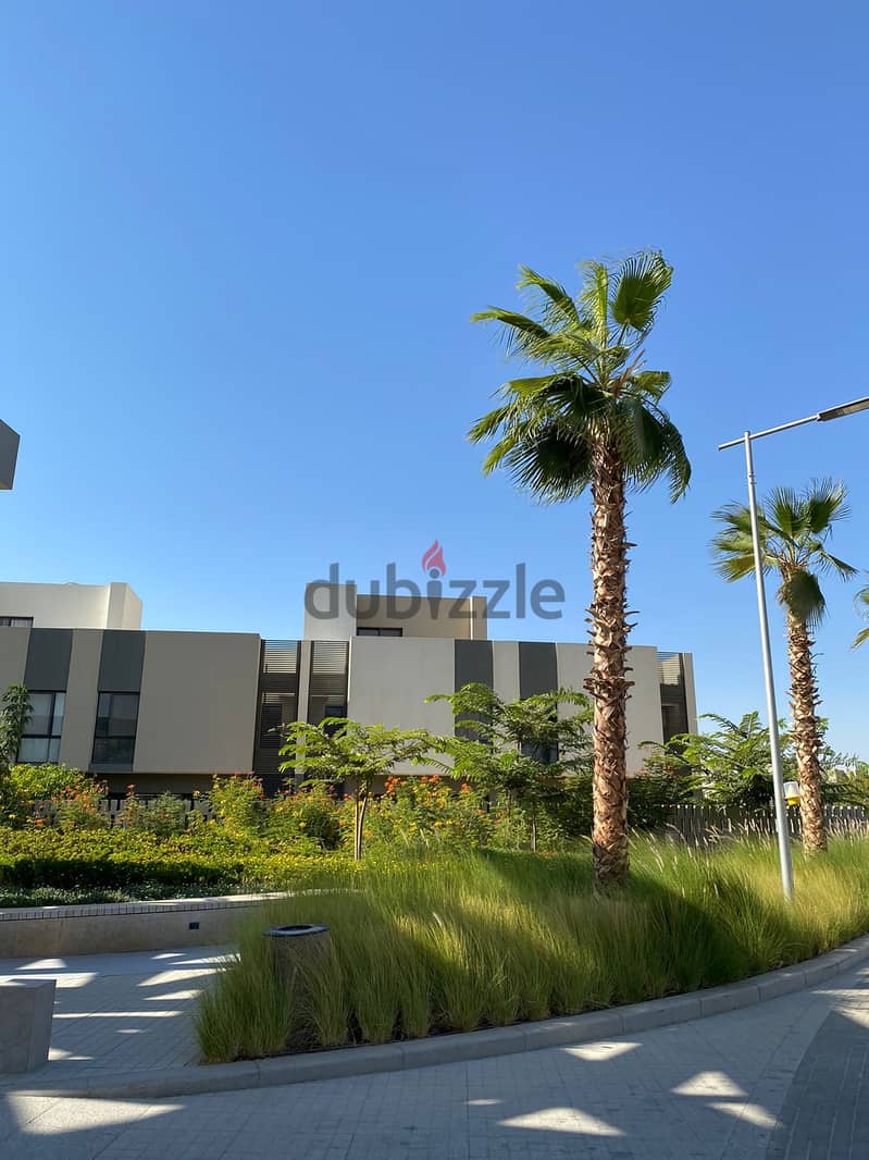 Immediate delivery of a fully finished duplex with garden, 175 meters, for sale in Shorouk, in front of the International Medical Center in Al Burouj 1