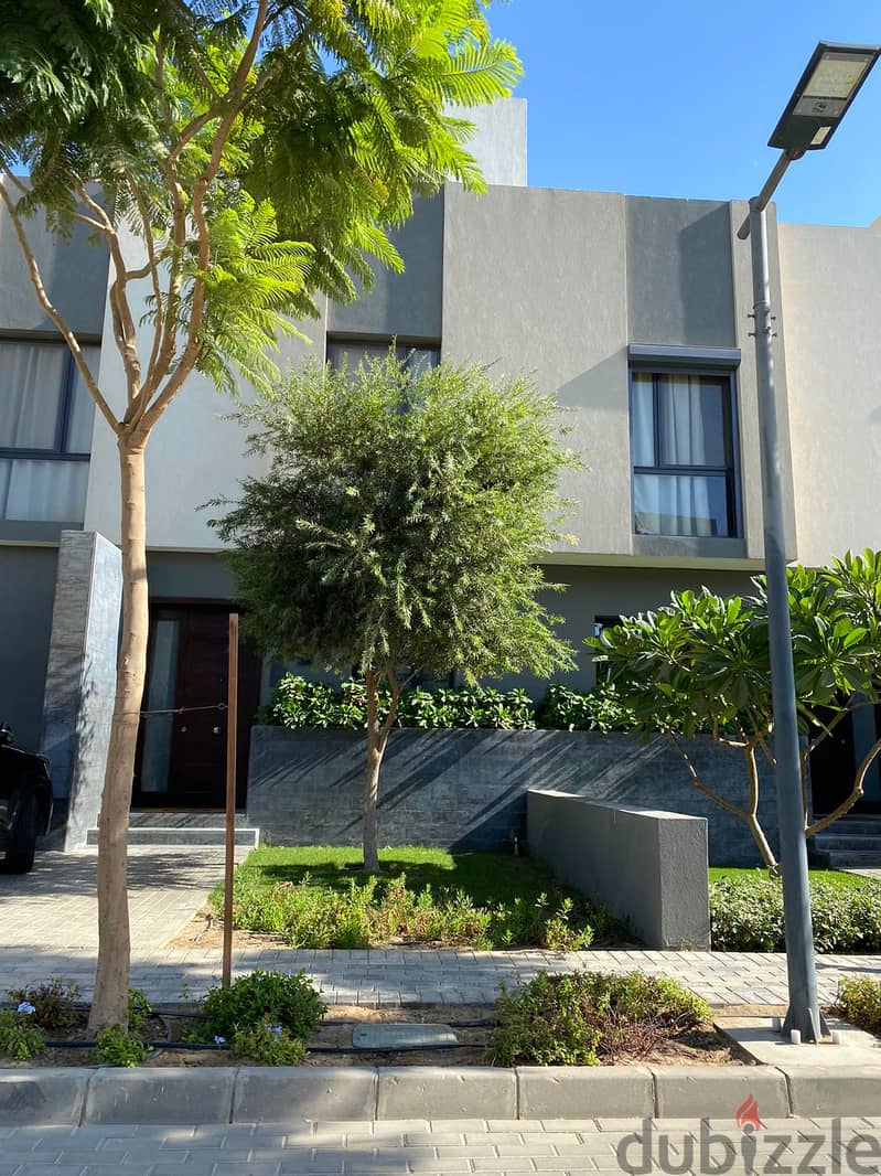 Immediate delivery of a fully finished duplex with garden, 175 meters, for sale in Shorouk, in front of the International Medical Center in Al Burouj 3