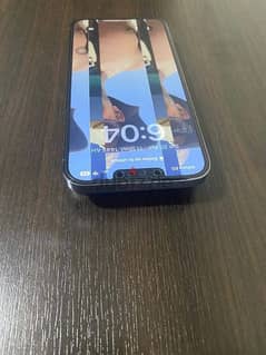 اIPhone13 Pro max 
مساحه٢٥٦ 0