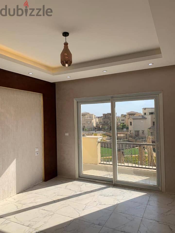 Apartment for sale in interest-free installments minutes from the American University and next to Mivida in Hyde Park Compound, Fifth Settlement 4